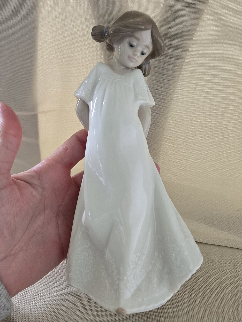 Nao By Lladro "So Shy" Figurine In Like New Condition